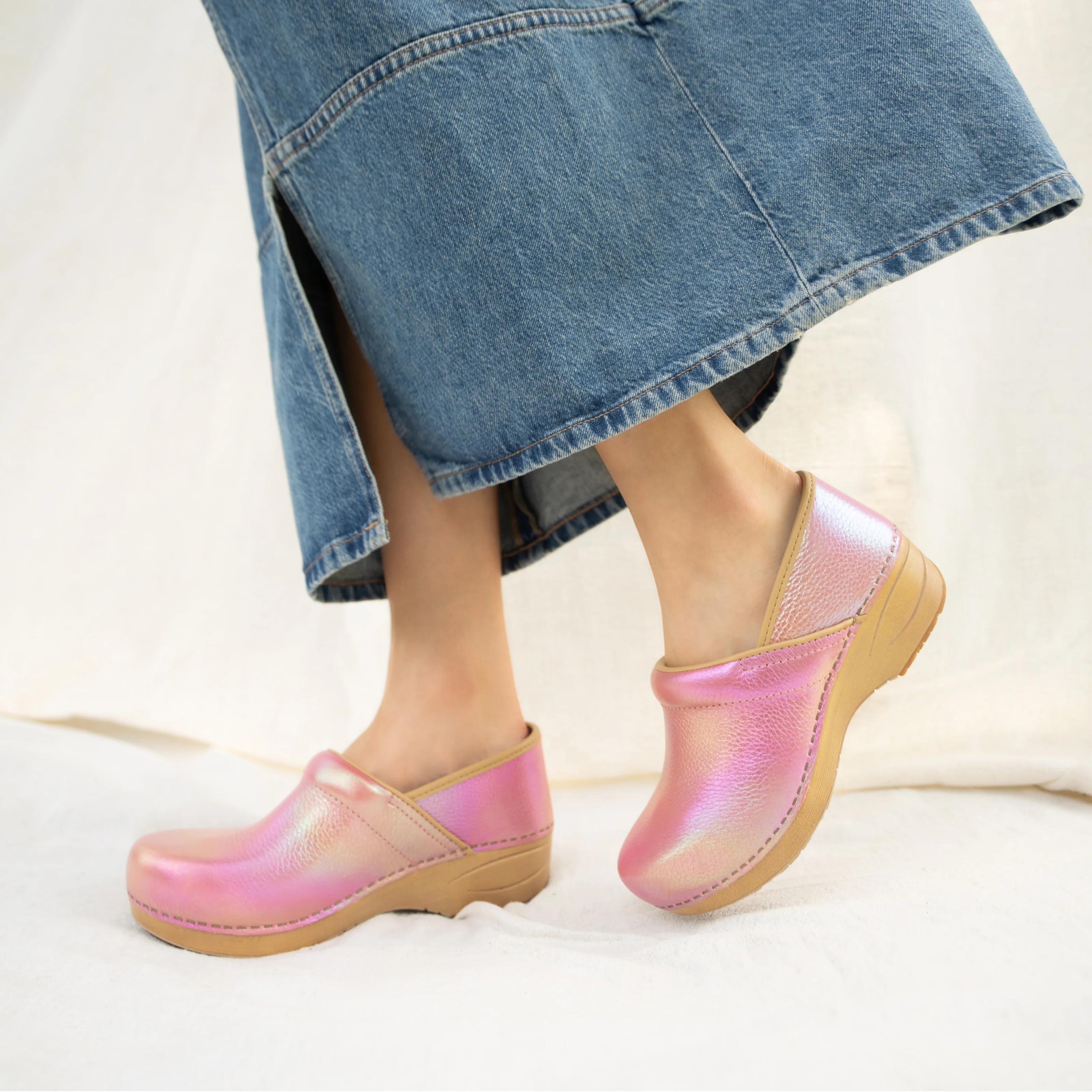 XP 2.0 Pink Iridescent Leather - Image 2